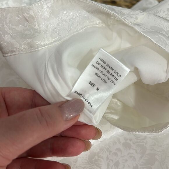 12th Tribe High Waisted Satin Shorts In White With Silver Floral Print Size M - Picture 6 of 9